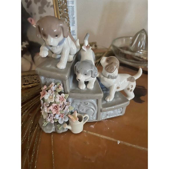 Cosmos Gifts SA49111 Fine Porcelain Three Puppies Dogs On Garden Steps with Flow - Picture 8 of 10